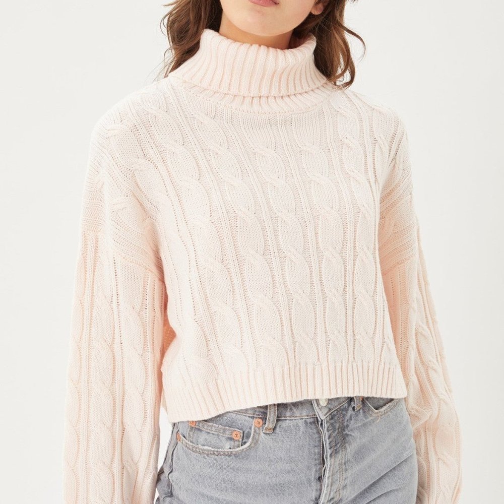 Women's Beautiful Blush Turtle Neck Loose Fit Cable Knit Sweater Top NWT